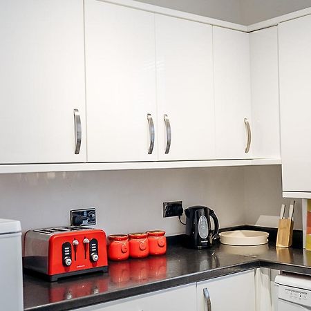 Sunny Seaside Beach House Lytham Centre Sleeps 8 Lytham St Annes Eksteriør billede
