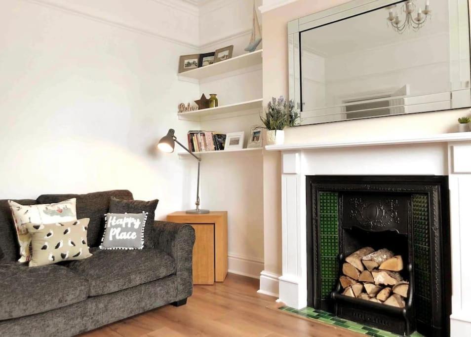 Sunny Seaside Beach House Lytham Centre Sleeps 8 Lytham St Annes Eksteriør billede
