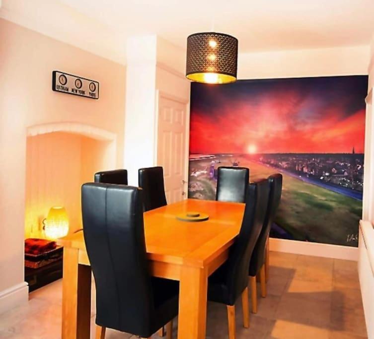 Sunny Seaside Beach House Lytham Centre Sleeps 8 Lytham St Annes Eksteriør billede