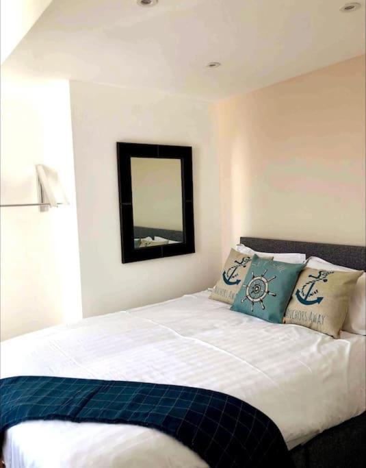 Sunny Seaside Beach House Lytham Centre Sleeps 8 Lytham St Annes Eksteriør billede