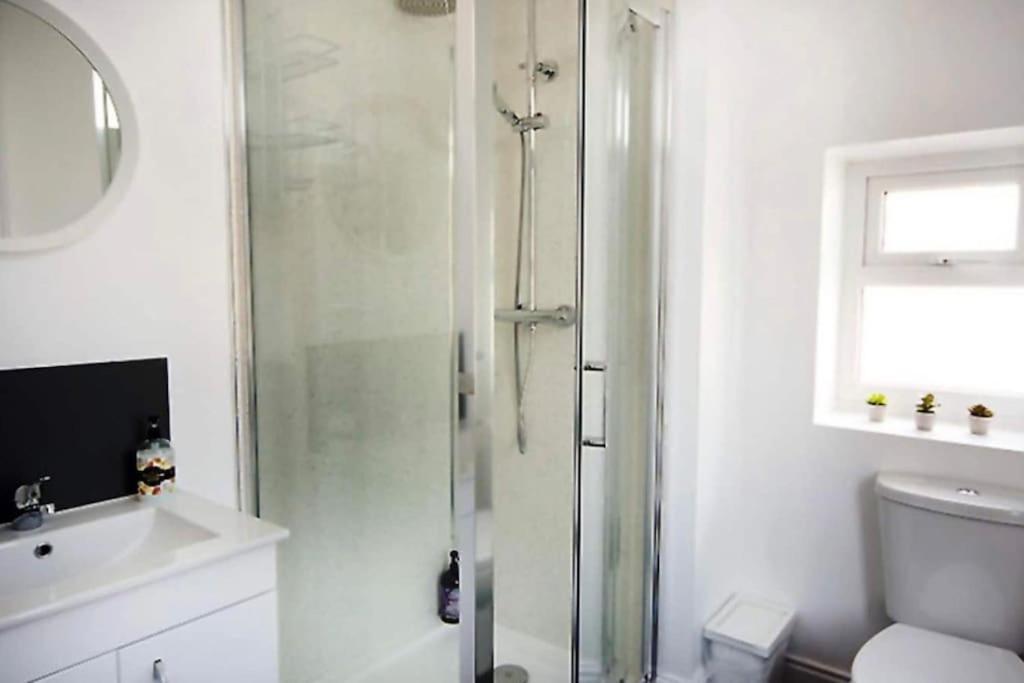 Sunny Seaside Beach House Lytham Centre Sleeps 8 Lytham St Annes Eksteriør billede